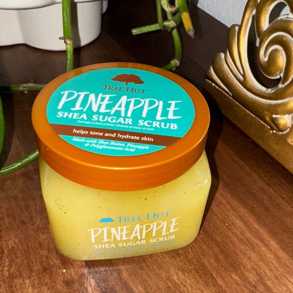 🍍Tree Hut Pineapple Shea Sugar Scrub